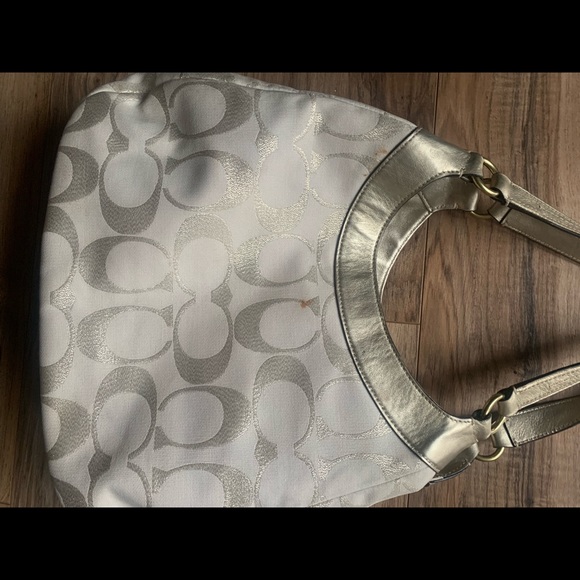 Coach Bag multiple pockets - Picture 3 of 13